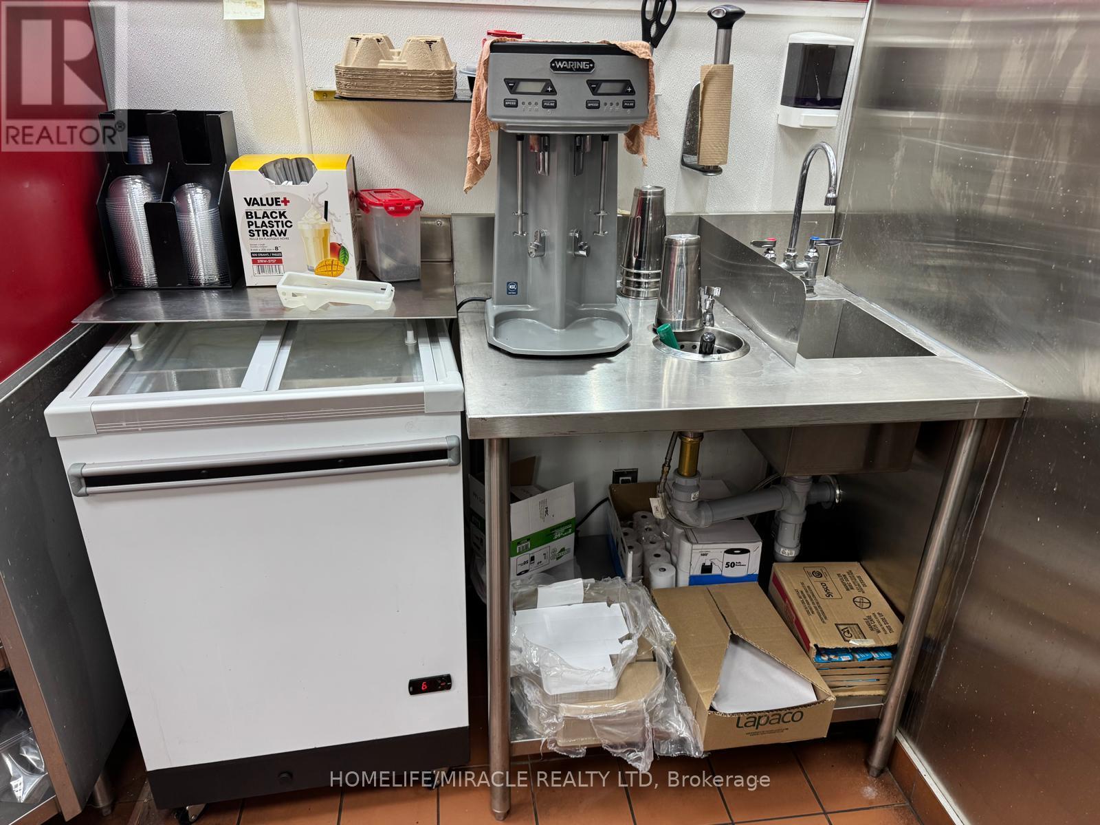 3017 New Street, Burlington, Ontario  L7R 1K3 - Photo 13 - W12719330