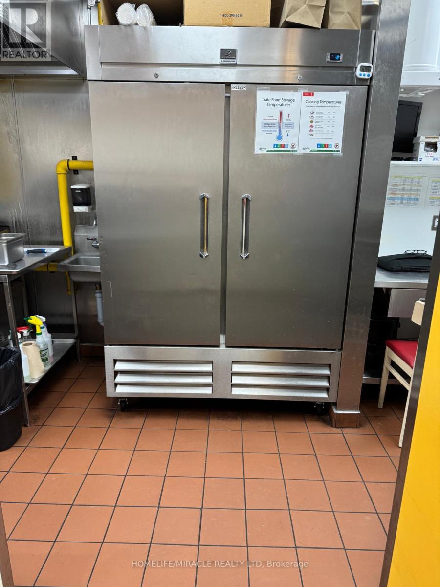 3017 New Street, Burlington, Ontario  L7R 1K3 - Photo 18 - W12719330