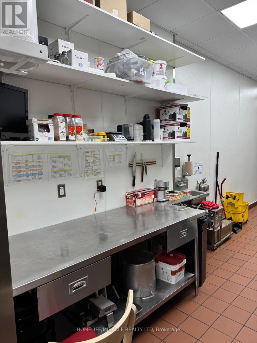 3017 New Street, Burlington, Ontario  L7R 1K3 - Photo 19 - W12719330