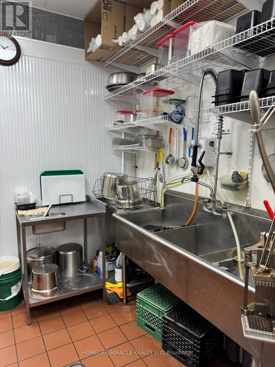 3017 New Street, Burlington, Ontario  L7R 1K3 - Photo 20 - W12719330