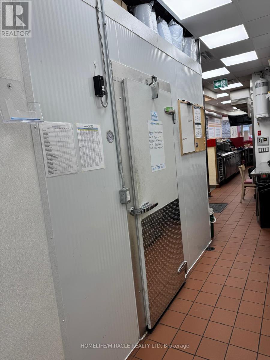 3017 New Street, Burlington, Ontario  L7R 1K3 - Photo 21 - W12719330