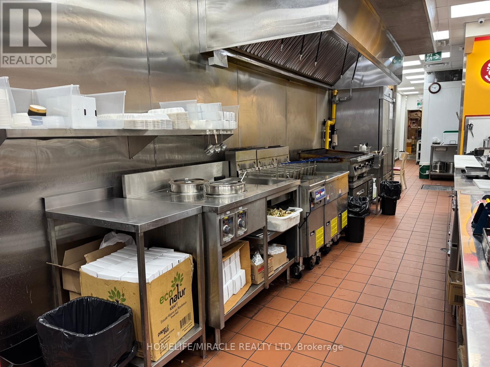 3017 New Street, Burlington, Ontario  L7R 1K3 - Photo 9 - W12719330