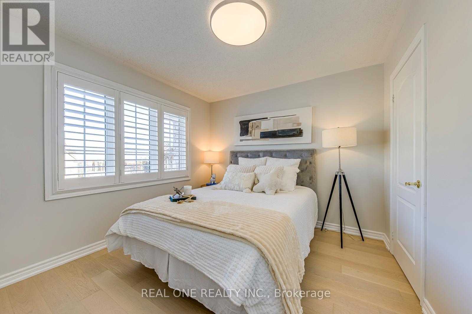 1331 Kestell Boulevard, Oakville, Ontario  L6H 0C8 - Photo 36 - W12719336