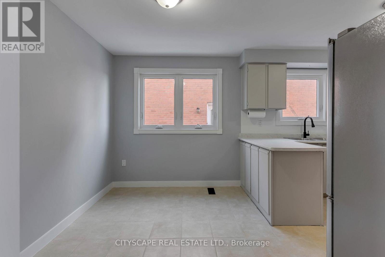 1210 Shagbark Crescent, Mississauga, Ontario  L5C 3P3 - Photo 16 - W12719348