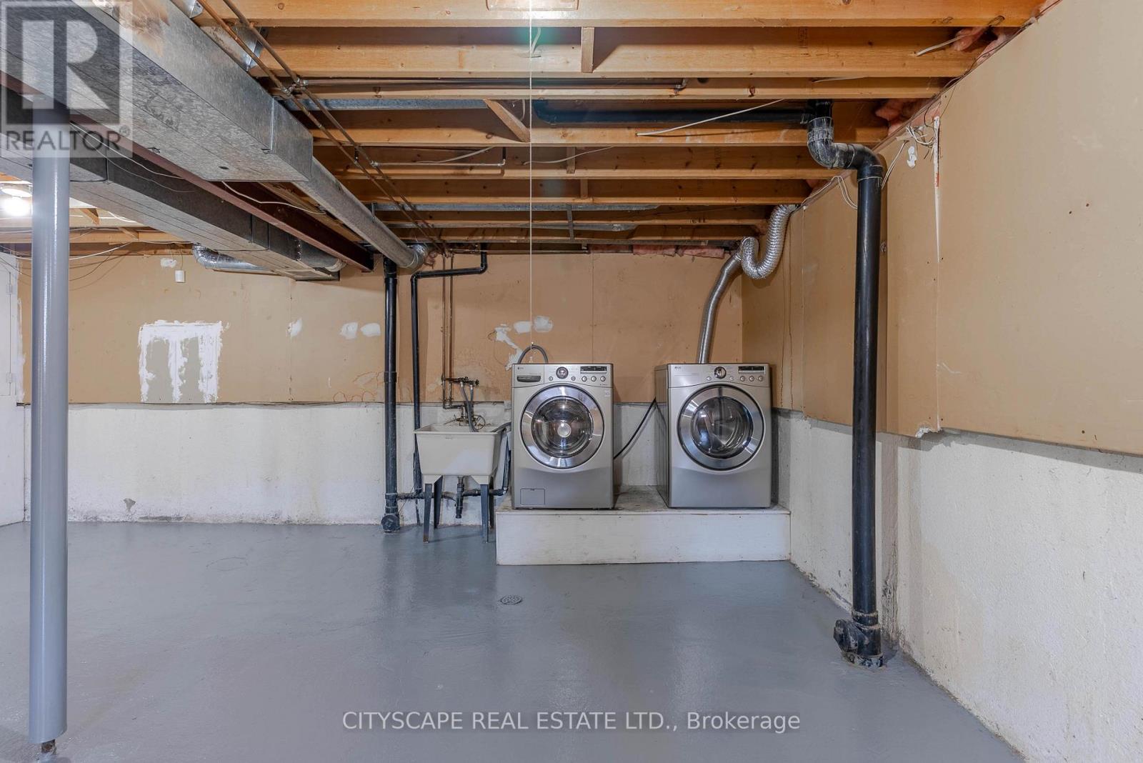 1210 Shagbark Crescent, Mississauga, Ontario  L5C 3P3 - Photo 47 - W12719348