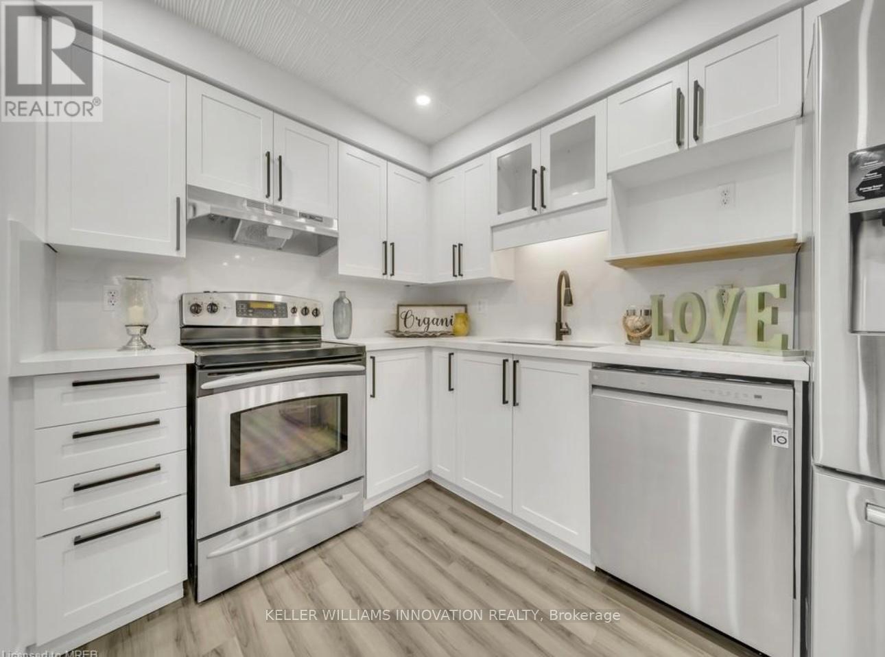 239 Red Clover Court, Kitchener, Ontario  N2E 4J5 - Photo 3 - X12719324