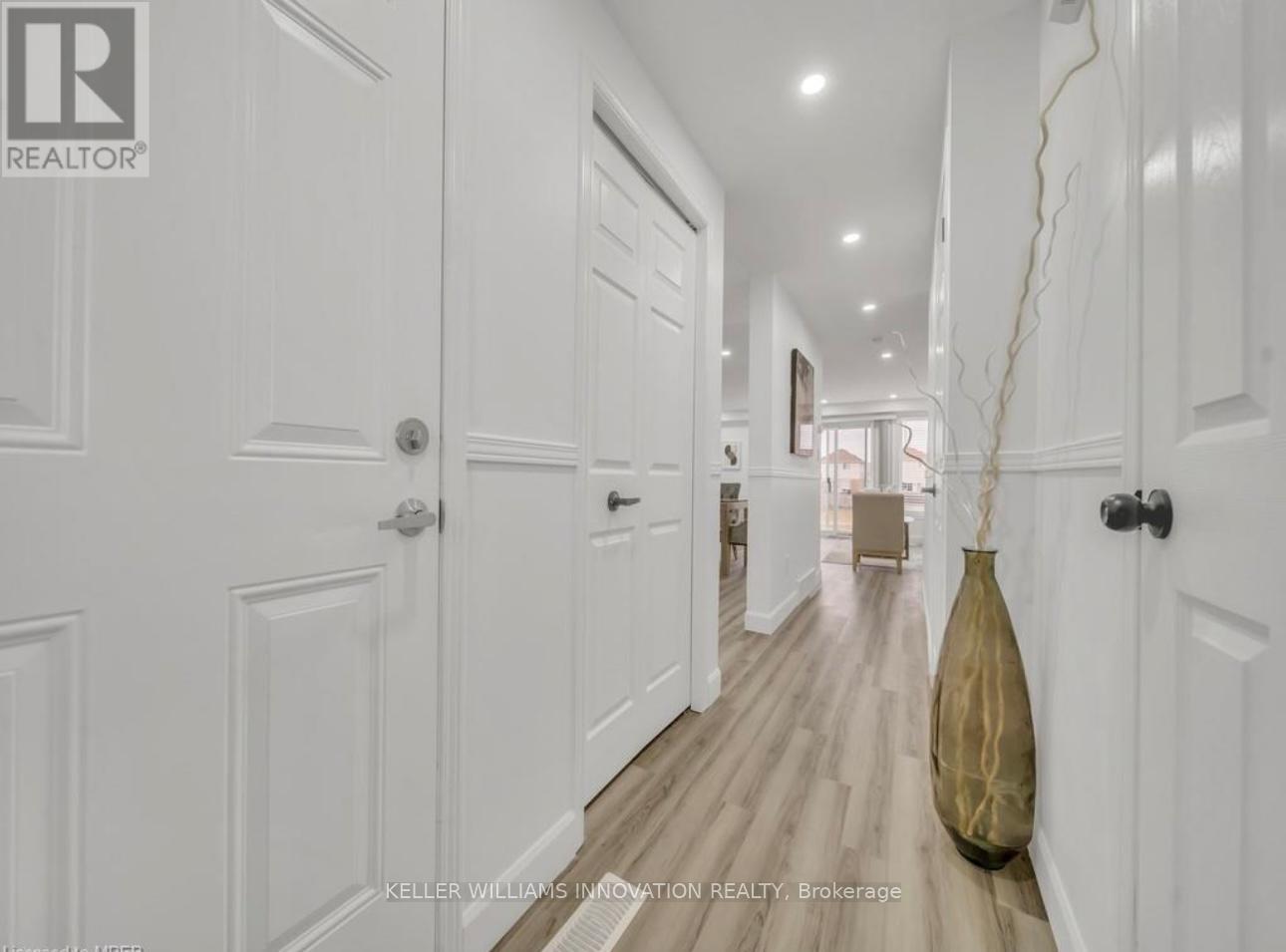 239 Red Clover Court, Kitchener, Ontario  N2E 4J5 - Photo 4 - X12719324