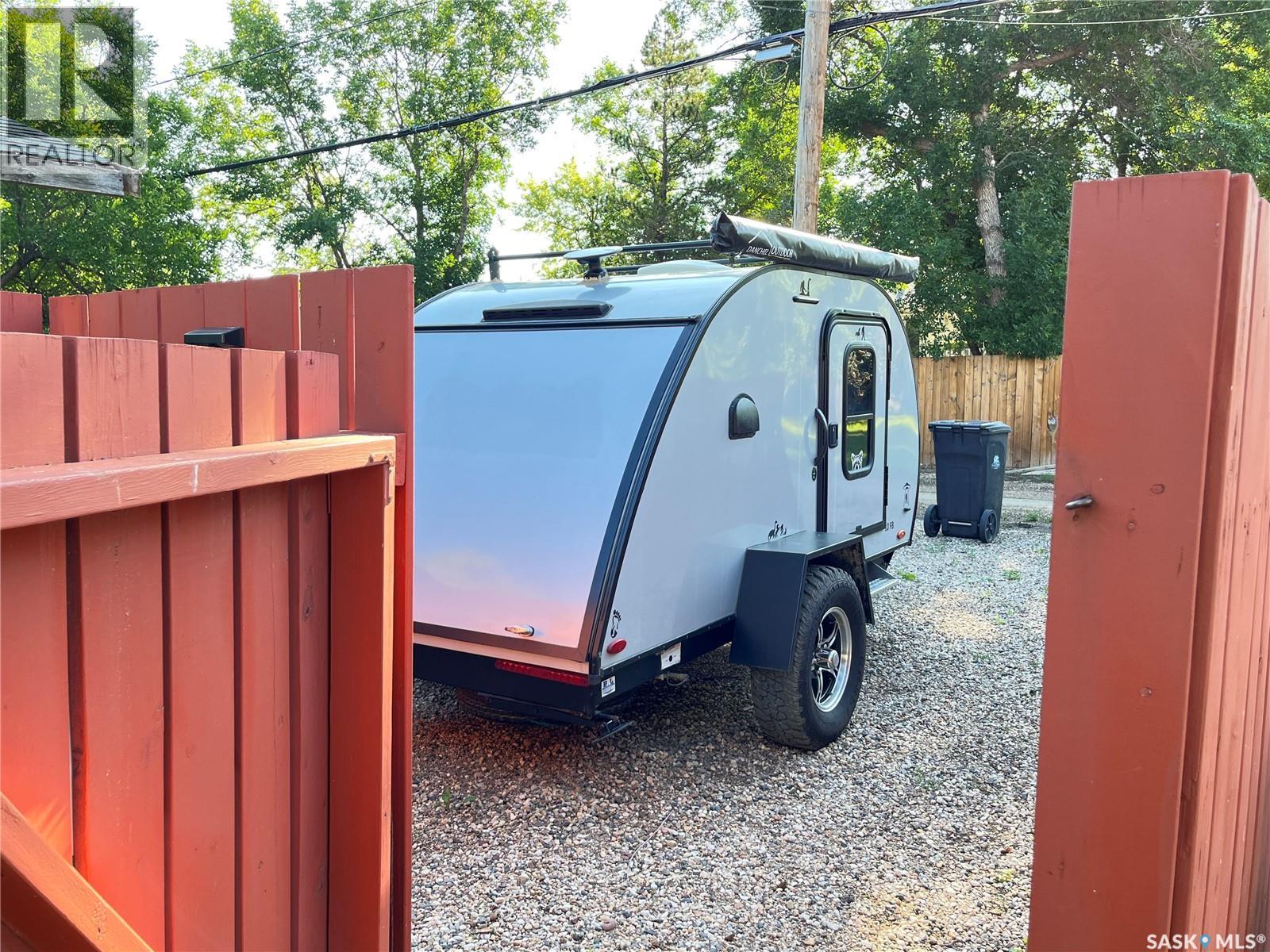 214 Marsh Street, Maple Creek, Saskatchewan  S0N 1N0 - Photo 14 - SK027224