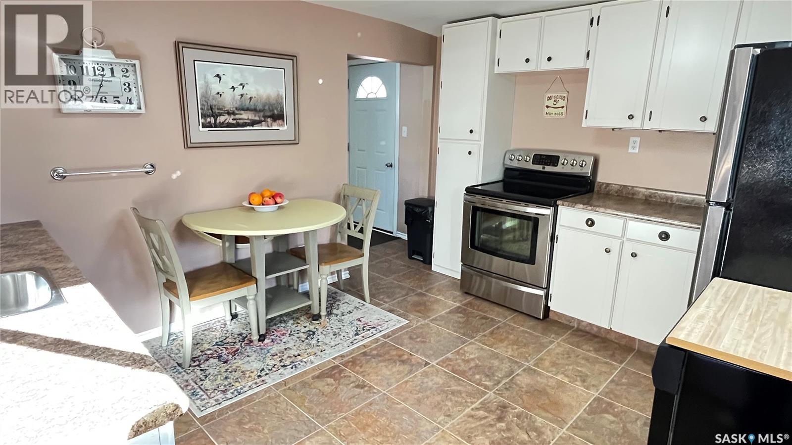 214 Marsh Street, Maple Creek, Saskatchewan  S0N 1N0 - Photo 16 - SK027224