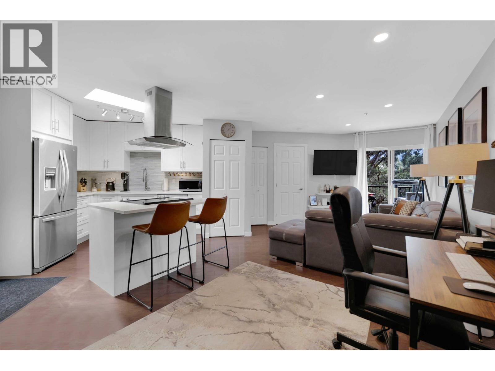 B309 40120 Willow Crescent, Squamish, British Columbia  V8B 0L7 - Photo 1 - R3078505