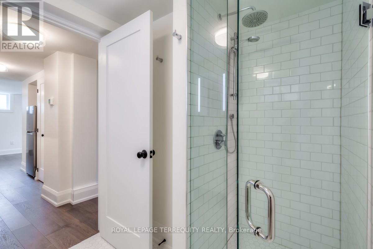 Lower - 674 Eglinton Avenue E, Toronto, Ontario  M4G 2K5 - Photo 13 - C12719368