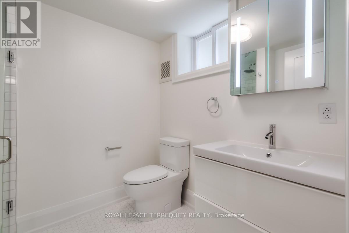 Lower - 674 Eglinton Avenue E, Toronto, Ontario  M4G 2K5 - Photo 14 - C12719368