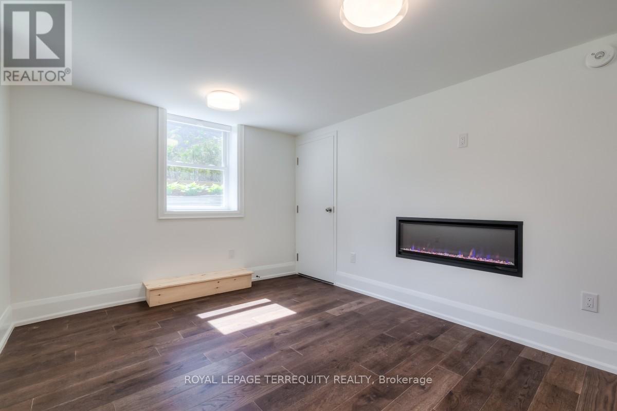 Lower - 674 Eglinton Avenue E, Toronto, Ontario  M4G 2K5 - Photo 17 - C12719368