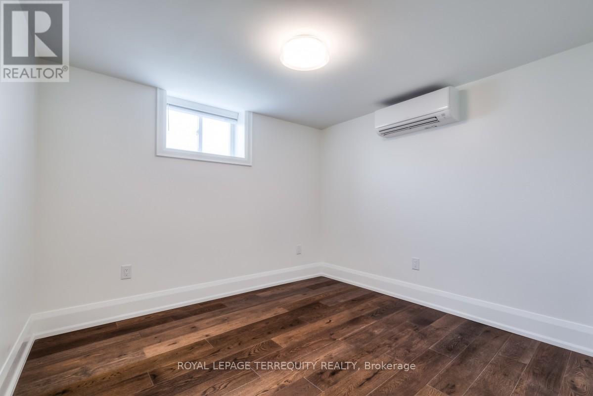 Lower - 674 Eglinton Avenue E, Toronto, Ontario  M4G 2K5 - Photo 4 - C12719368