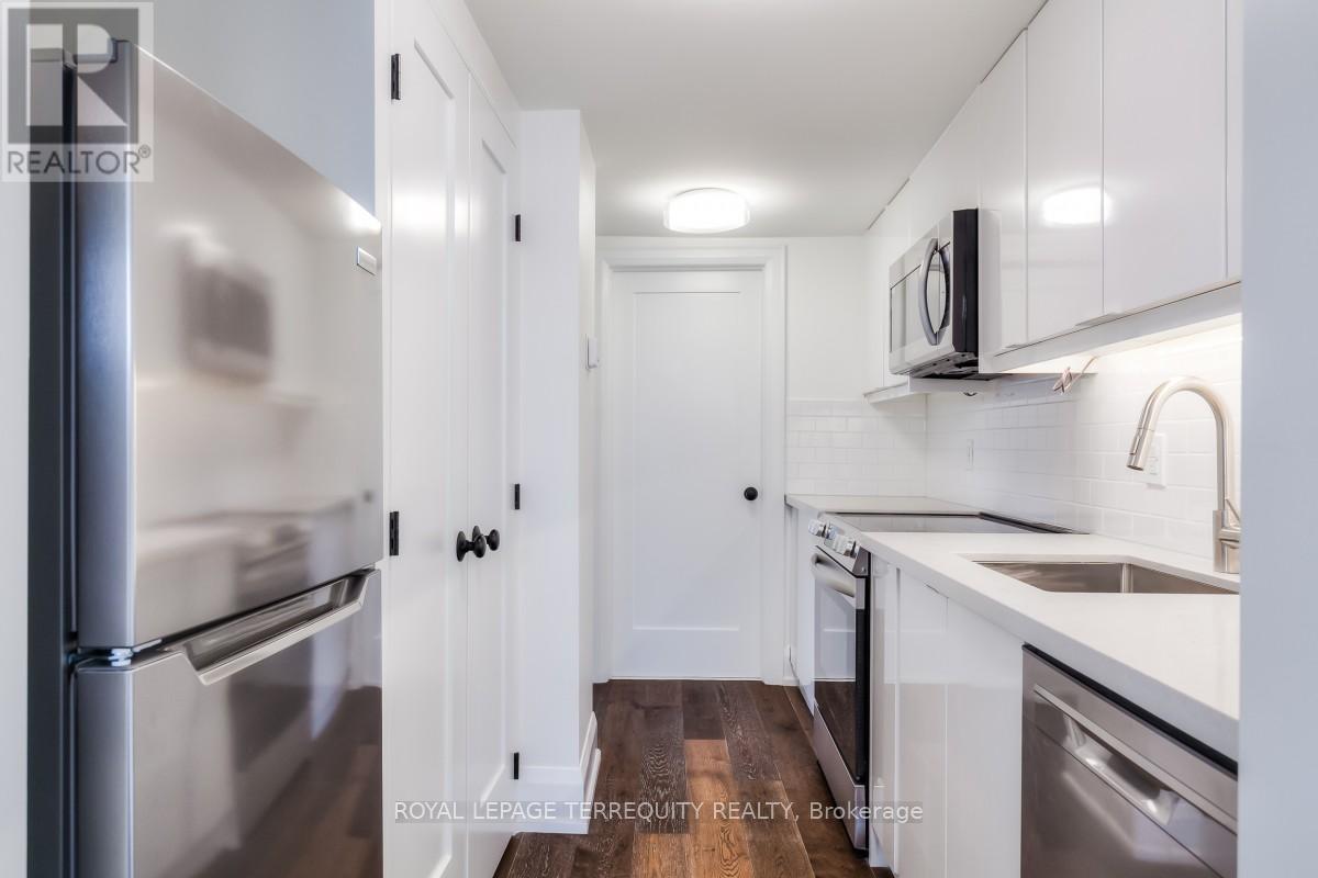 Lower - 674 Eglinton Avenue E, Toronto, Ontario  M4G 2K5 - Photo 6 - C12719368