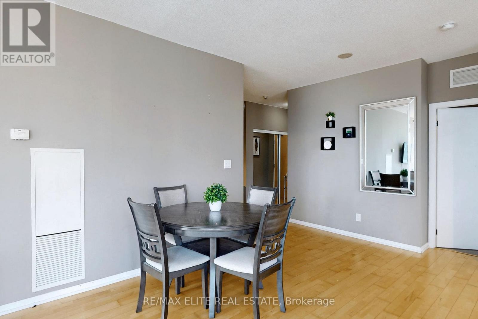 2208 - 65 Bremner Boulevard, Toronto, Ontario  M5J 0A7 - Photo 12 - C12719390