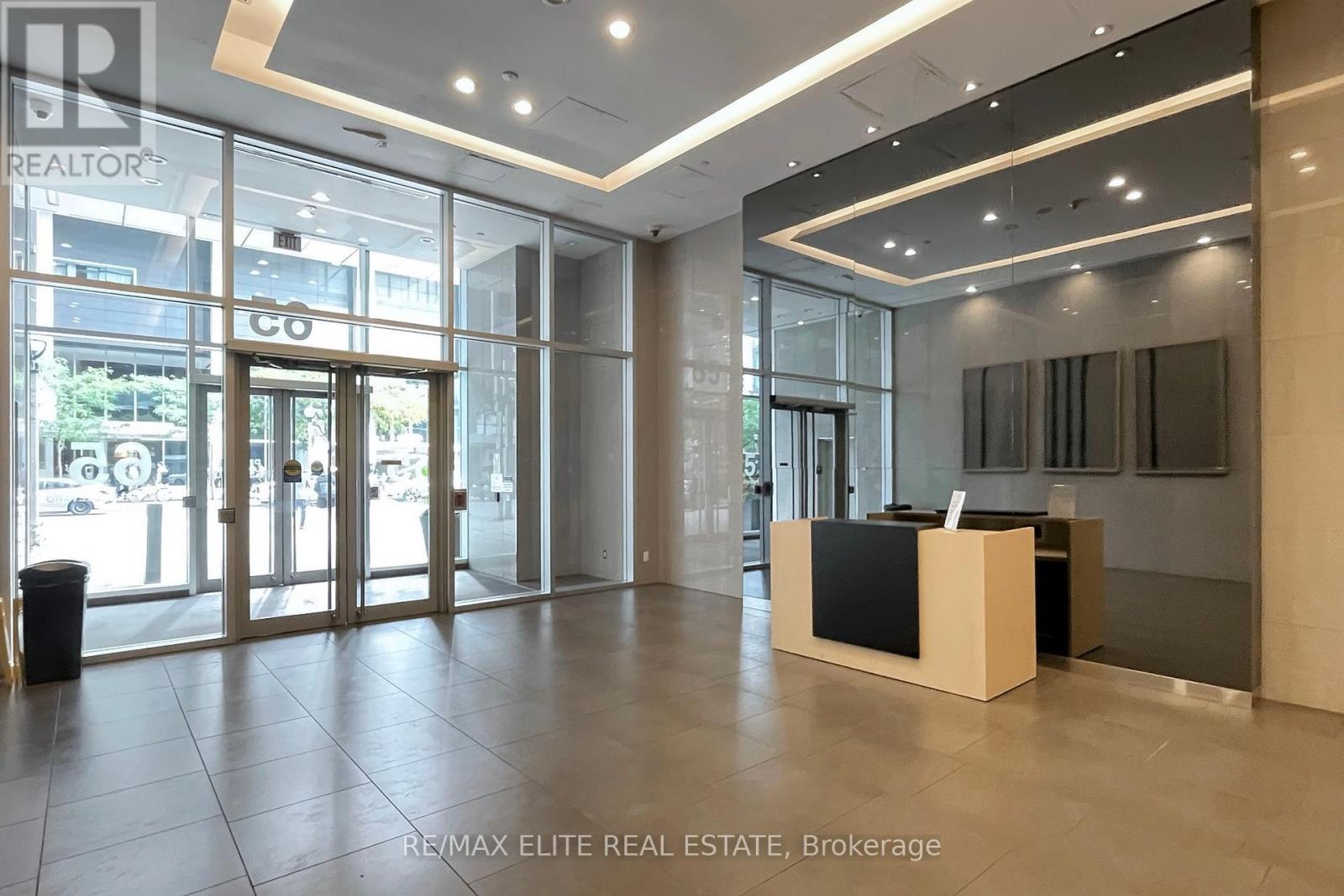 2208 - 65 Bremner Boulevard, Toronto, Ontario  M5J 0A7 - Photo 4 - C12719390