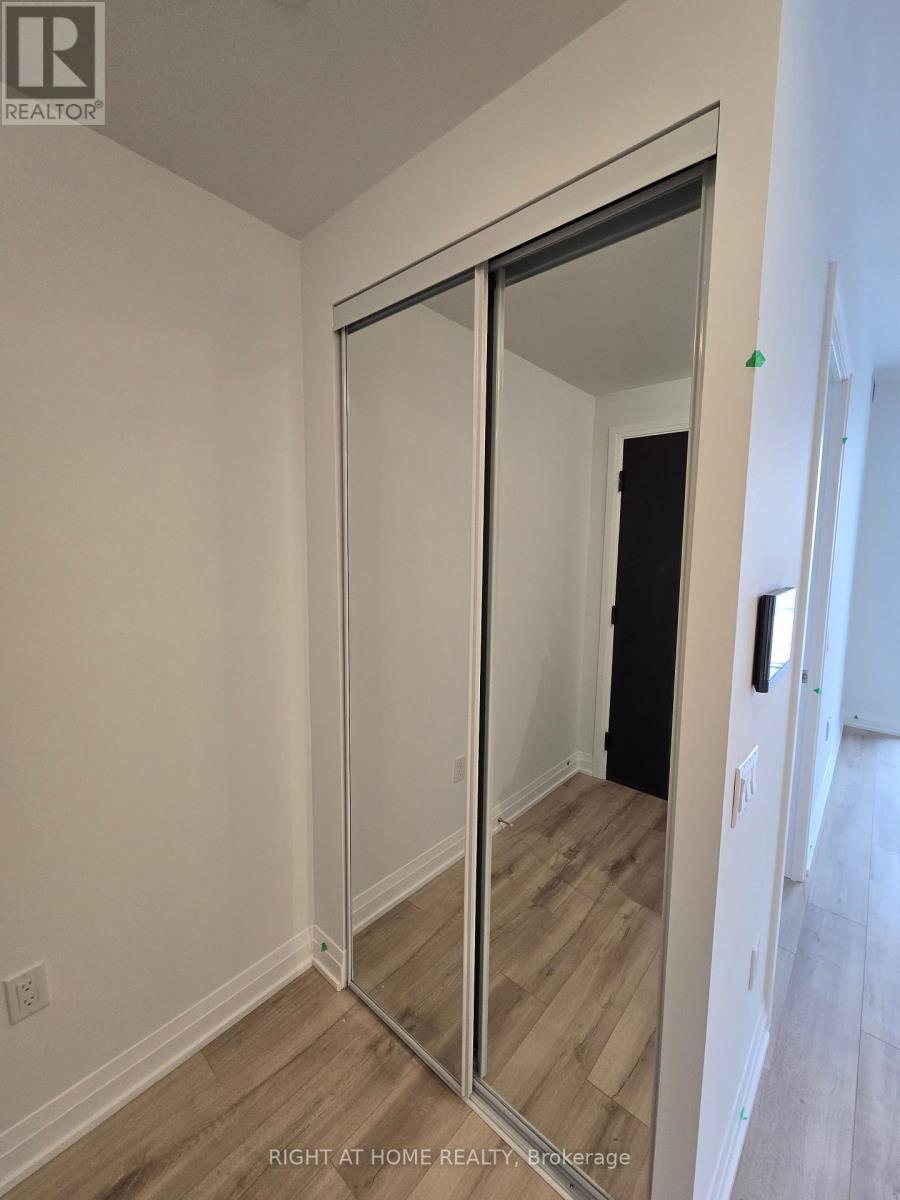 609 - 412 Silver Maple Road, Oakville, Ontario  L6H 7X8 - Photo 4 - W12719366