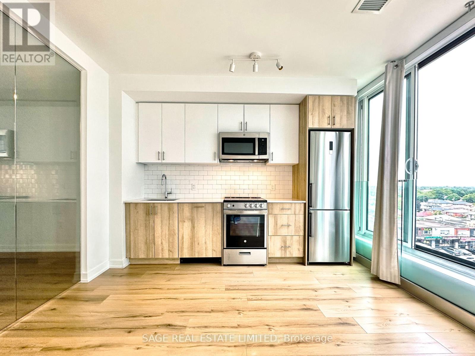 609 - 1195 The Queensway, Toronto, Ontario  M8Z 1R6 - Photo 2 - W12719370