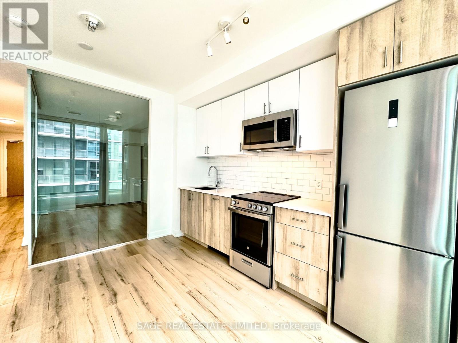 609 - 1195 The Queensway, Toronto, Ontario  M8Z 1R6 - Photo 3 - W12719370