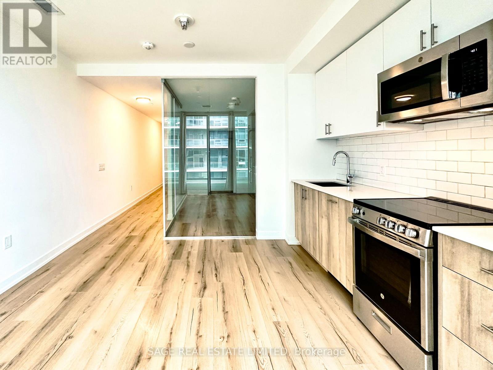 609 - 1195 The Queensway, Toronto, Ontario  M8Z 1R6 - Photo 4 - W12719370