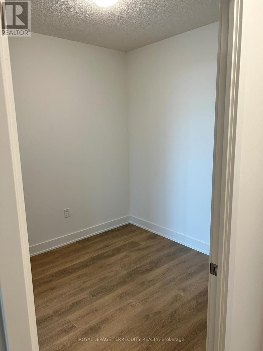 510w - 202 Burnhamthorpe Road E, Mississauga, Ontario  L5A 0B2 - Photo 6 - W12719400