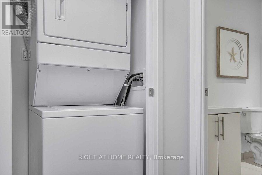 906 - 65 Speers Road, Oakville, Ontario  L6K 3V5 - Photo 10 - W12719402