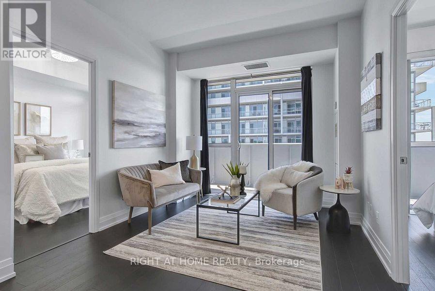 906 - 65 Speers Road, Oakville, Ontario  L6K 3V5 - Photo 3 - W12719402