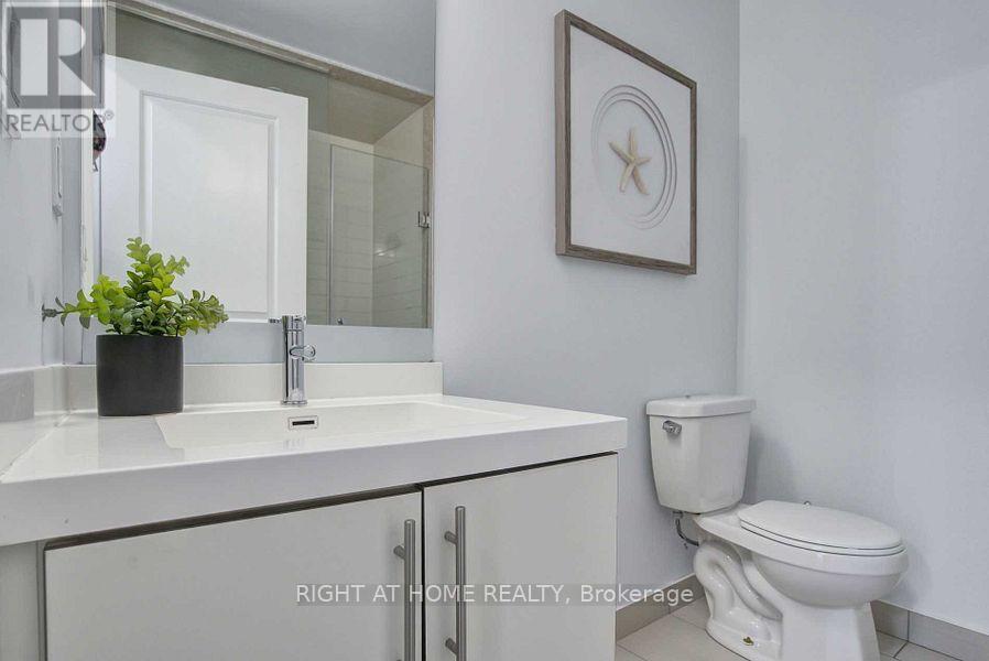 906 - 65 Speers Road, Oakville, Ontario  L6K 3V5 - Photo 7 - W12719402