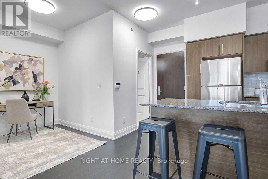 906 - 65 Speers Road, Oakville, Ontario  L6K 3V5 - Photo 9 - W12719402