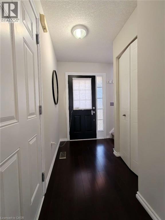 563 Dansbury Drive, Waterloo, Ontario  N2K 4E2 - Photo 2 - 40800260