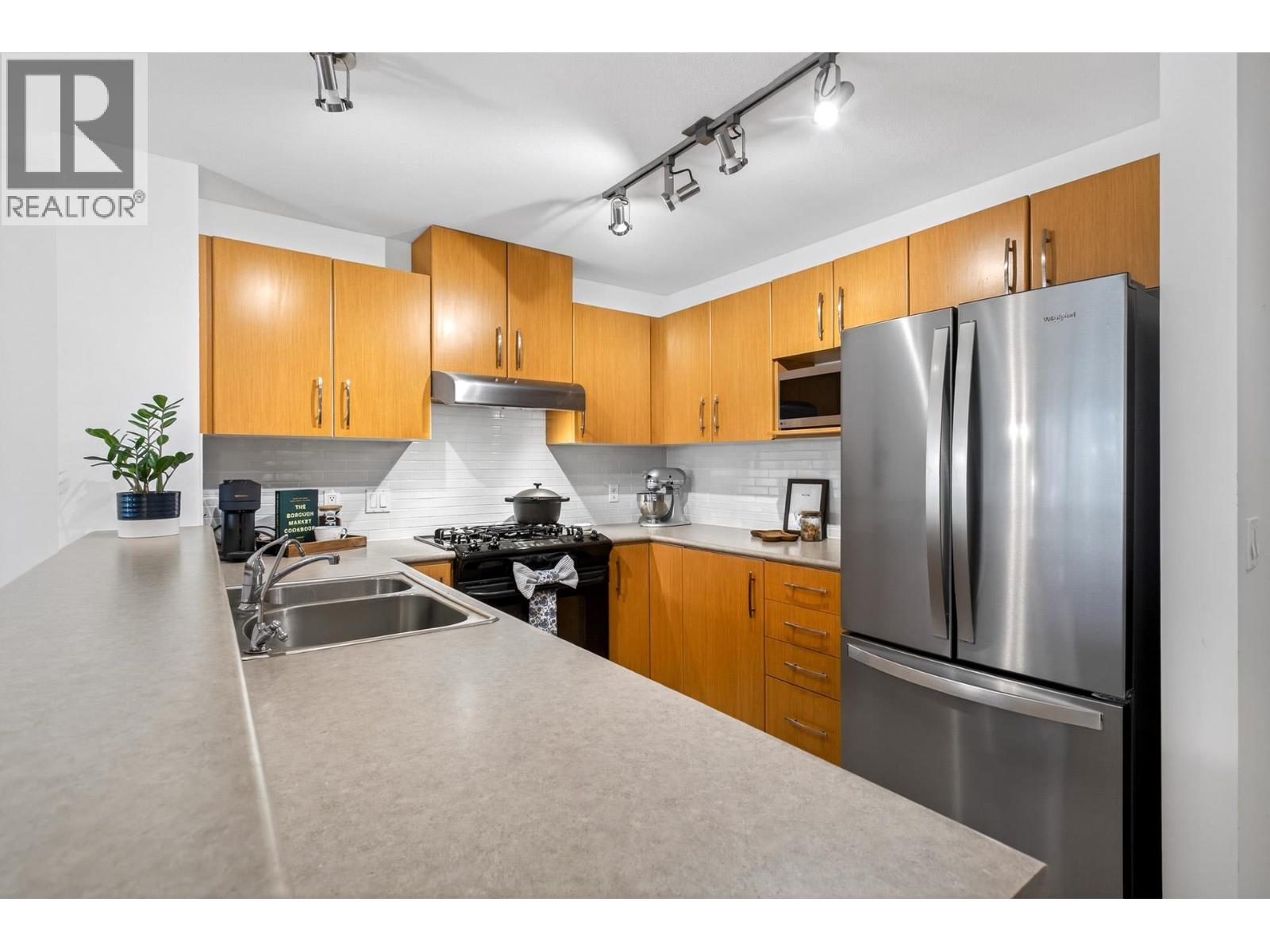 207 500 Klahanie Drive, Port Moody, British Columbia  V3H 5L1 - Photo 6 - R3082148