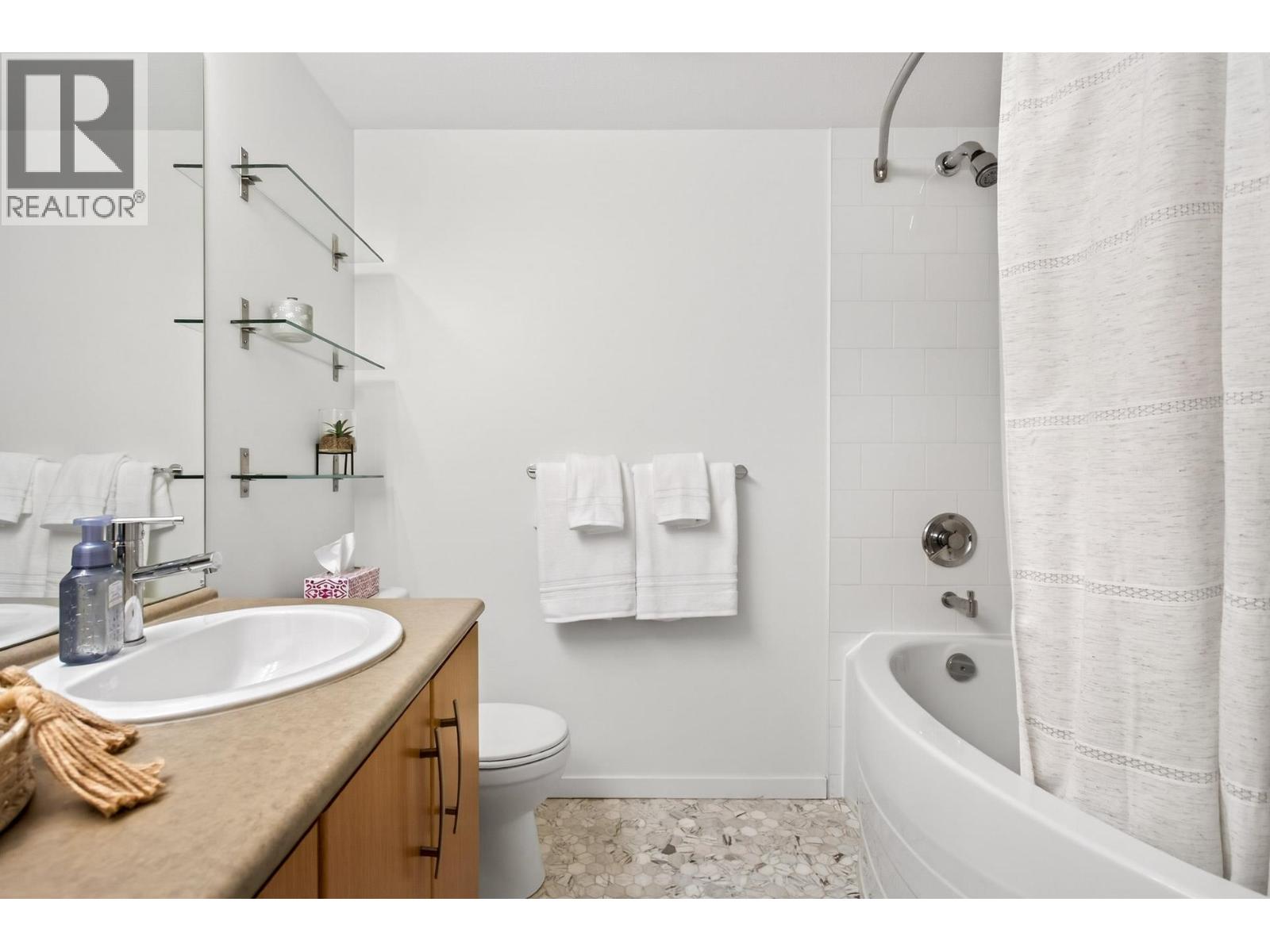 207 500 Klahanie Drive, Port Moody, British Columbia  V3H 5L1 - Photo 28 - R3082148