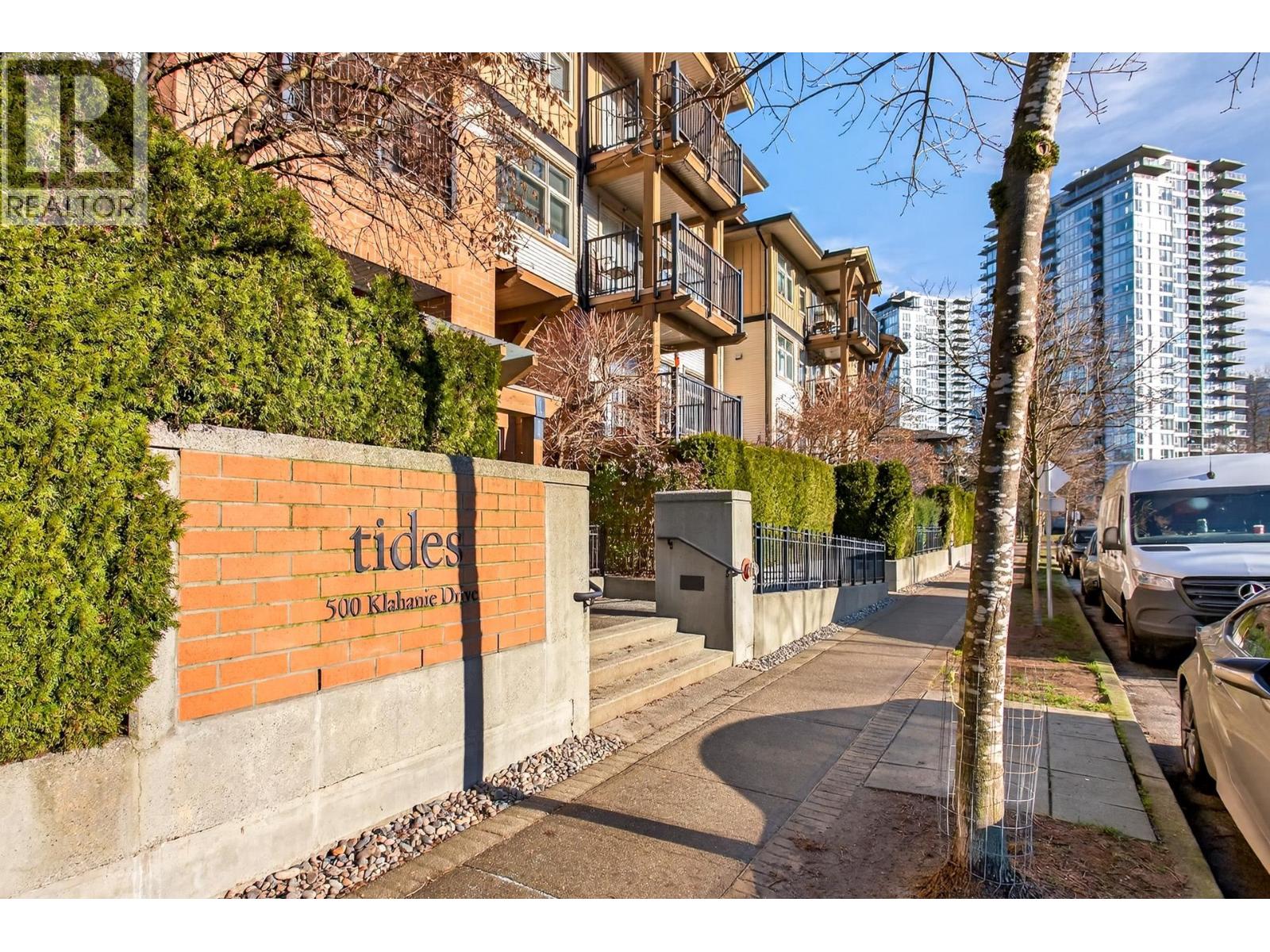 207 500 Klahanie Drive, Port Moody, British Columbia  V3H 5L1 - Photo 1 - R3082148