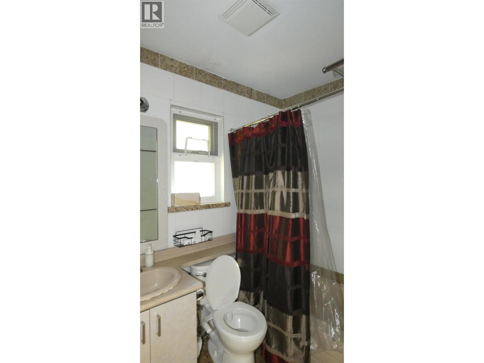 8391 11th Avenue, Burnaby, British Columbia  V3N 2P5 - Photo 9 - R3081600