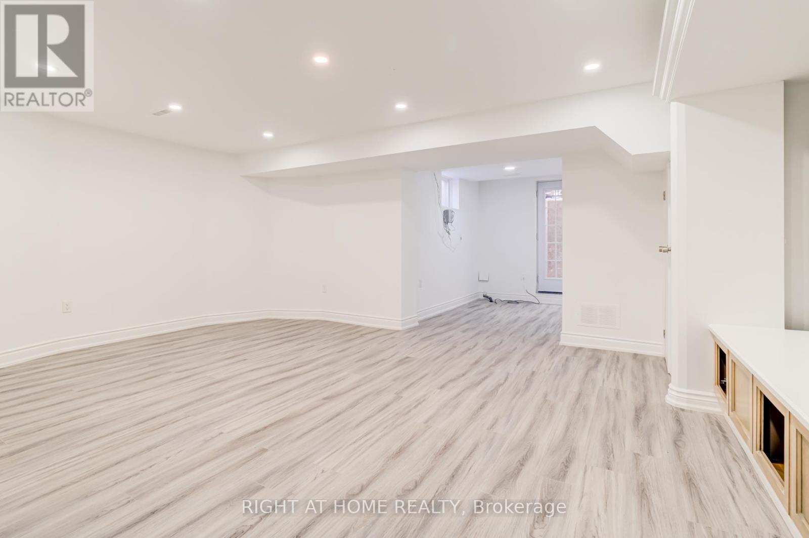 12 Edmonton Street, Brampton, Ontario  L6Y 5L2 - Photo 9 - W12719414