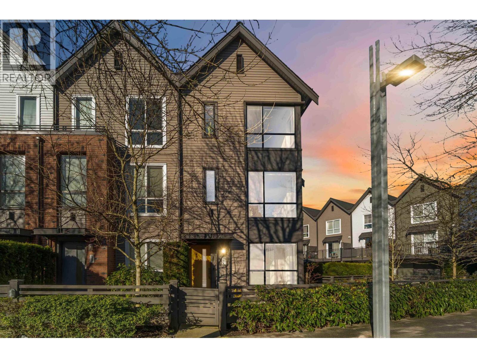 32 2325 RANGER LANE, Port Coquitlam, British Columbia