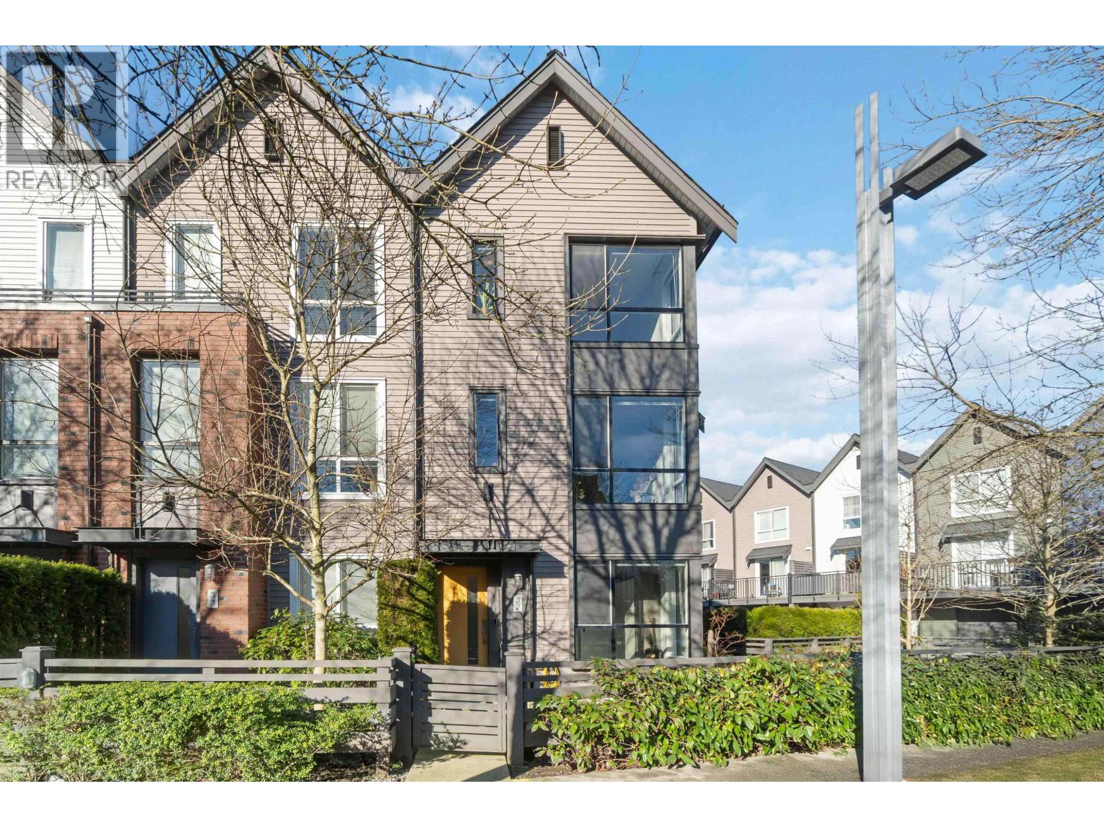 32 2325 Ranger Lane, Port Coquitlam, British Columbia V3B 0K7 - Photo 2 - R3081605