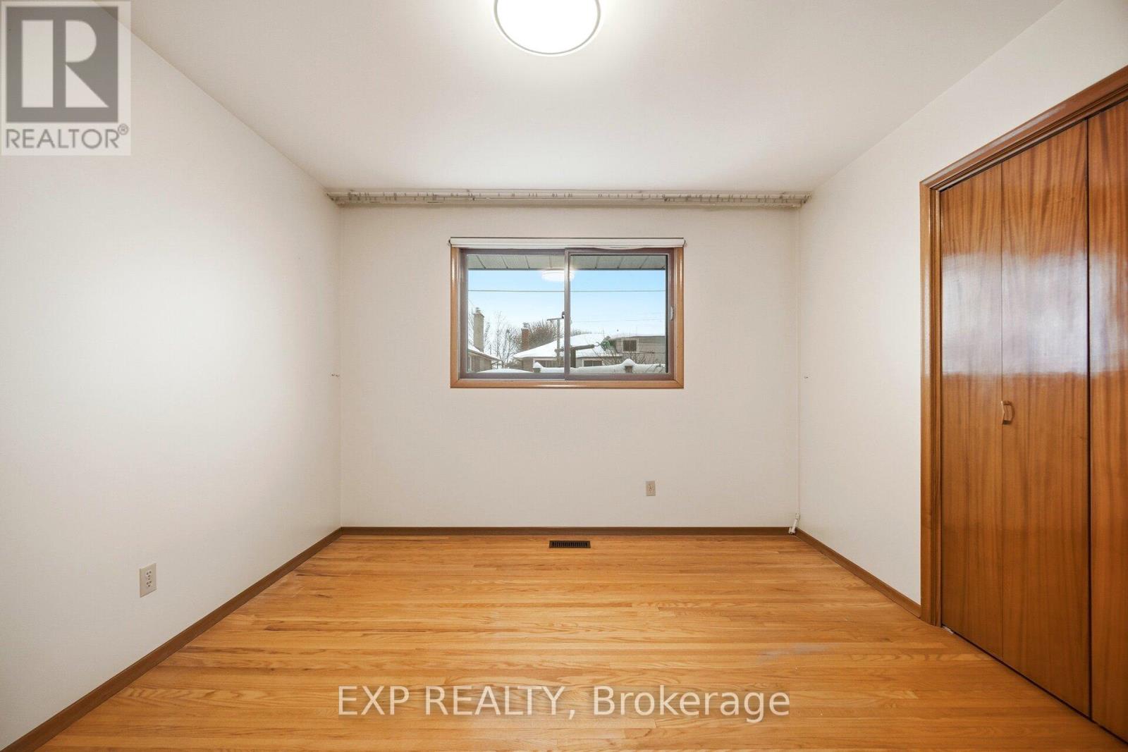 27 Palermo Crescent W, Guelph, Ontario  N1E 2J8 - Photo 24 - X12719408