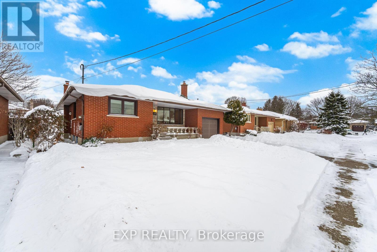 27 Palermo Crescent W, Guelph, Ontario  N1E 2J8 - Photo 4 - X12719408