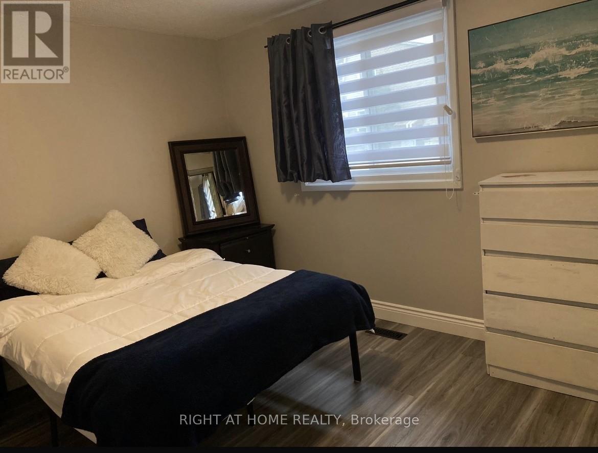 12 Homeland Court, Brampton, Ontario  L6S 1R8 - Photo 4 - W12715744