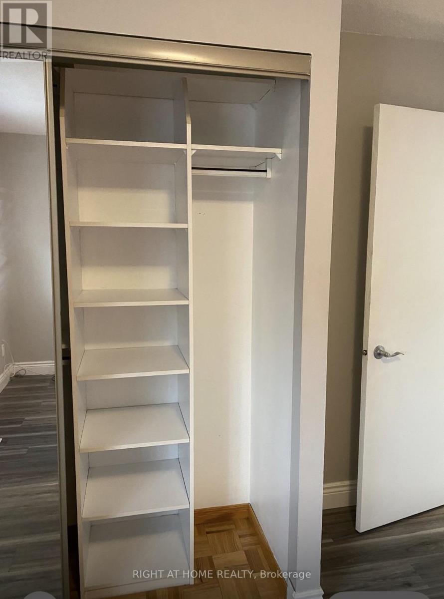 12 Homeland Court, Brampton, Ontario  L6S 1R8 - Photo 7 - W12715744