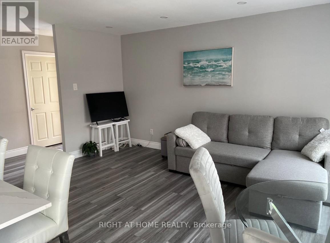 12 Homeland Court, Brampton, Ontario  L6S 1R8 - Photo 3 - W12715744