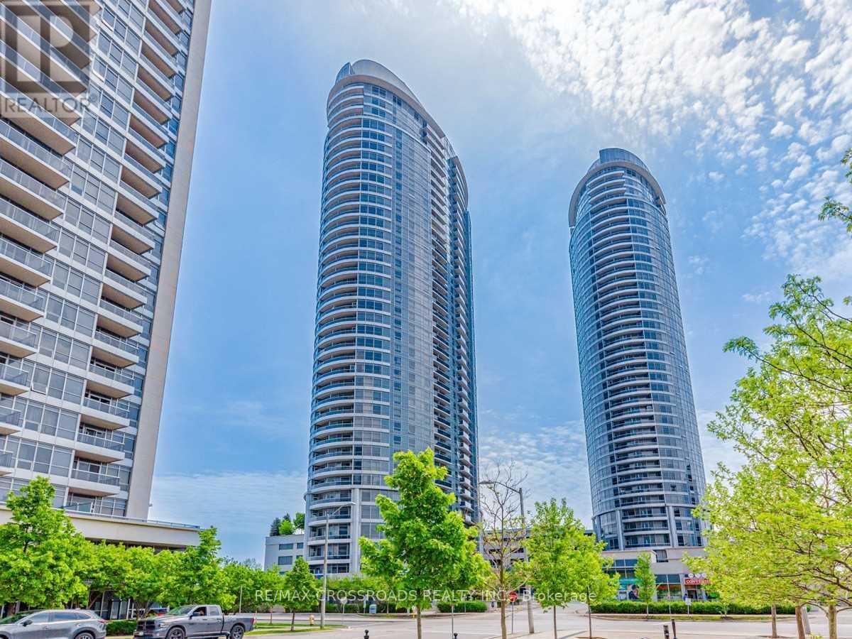 <div class="slider-price">$2,100 Monthly</div><p>2021 - 135 Village Green Square, Toronto, Ontario</p>