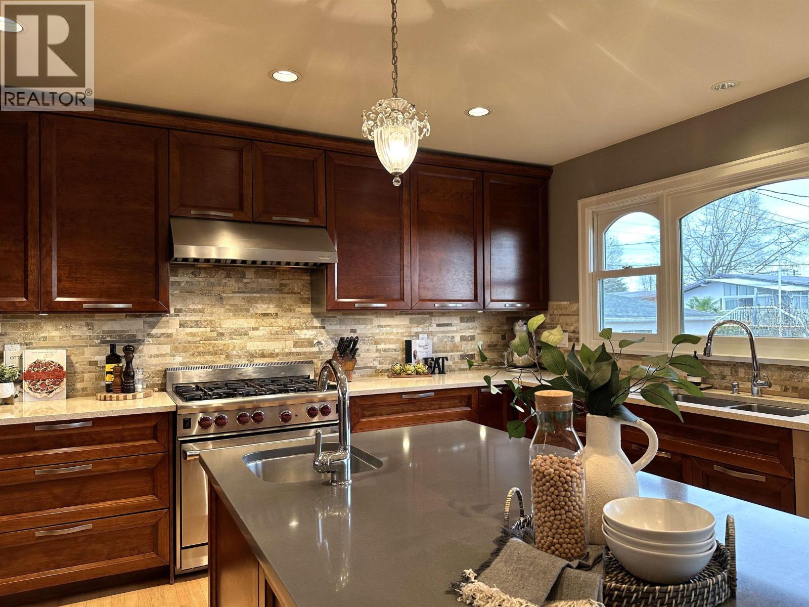 3766 Eton Street, Burnaby, British Columbia  V5C 1J2 - Photo 3 - R3081920