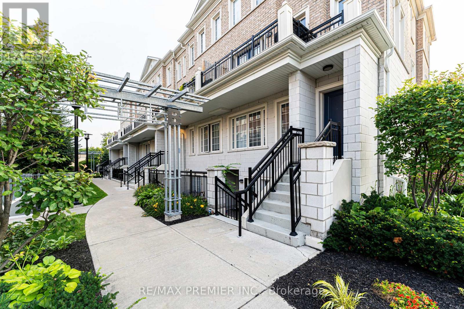 B02 - 26 BRUCE STREET, Vaughan, Ontario