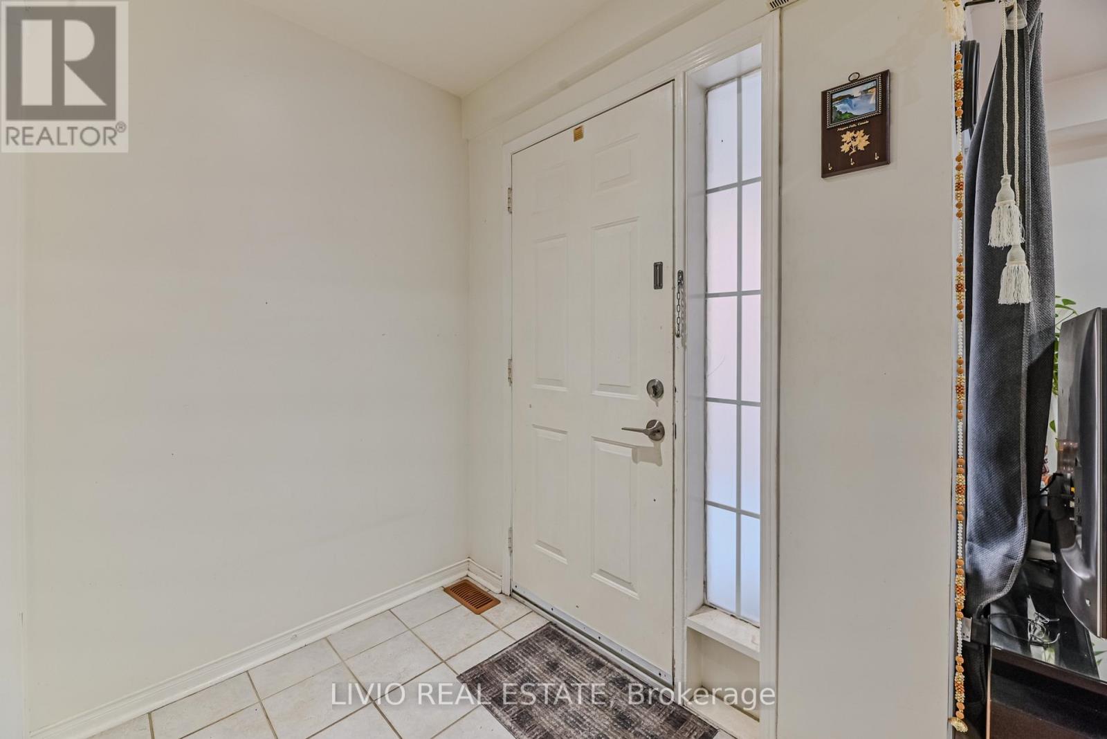 46 Weather Vane Lane, Brampton, Ontario  L6X 4R5 - Photo 16 - W12719430