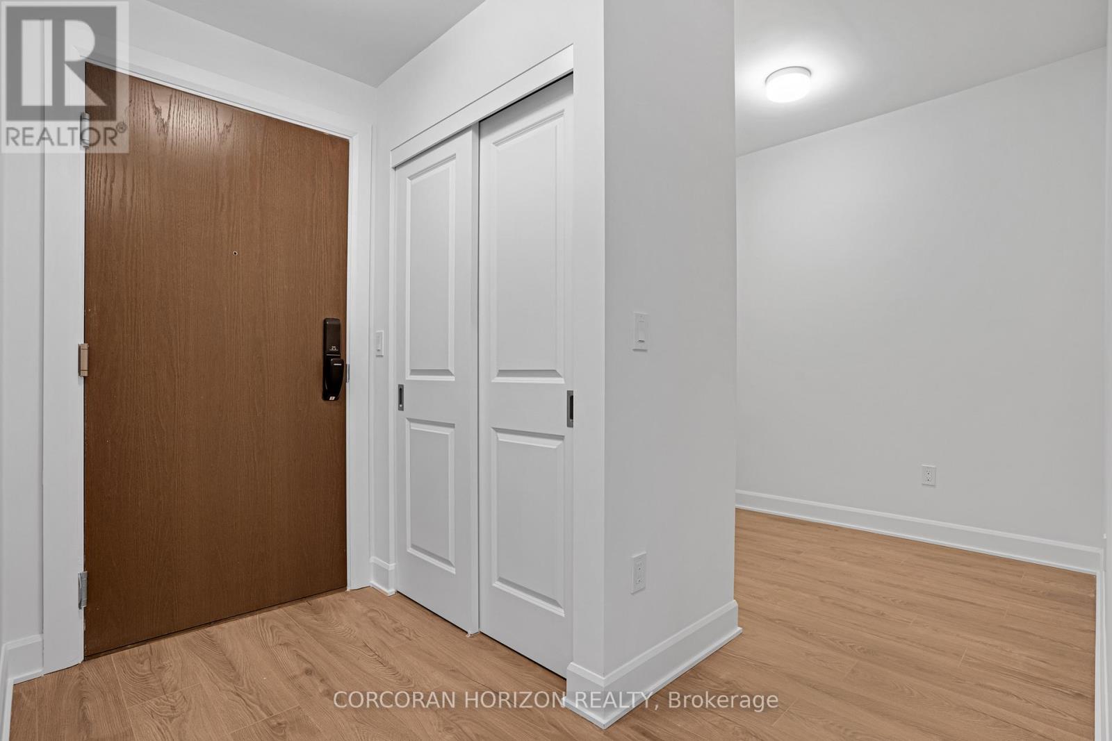 1507 - 3240 William Coltson Avenue, Oakville, Ontario  L6H 8C8 - Photo 3 - W12719448