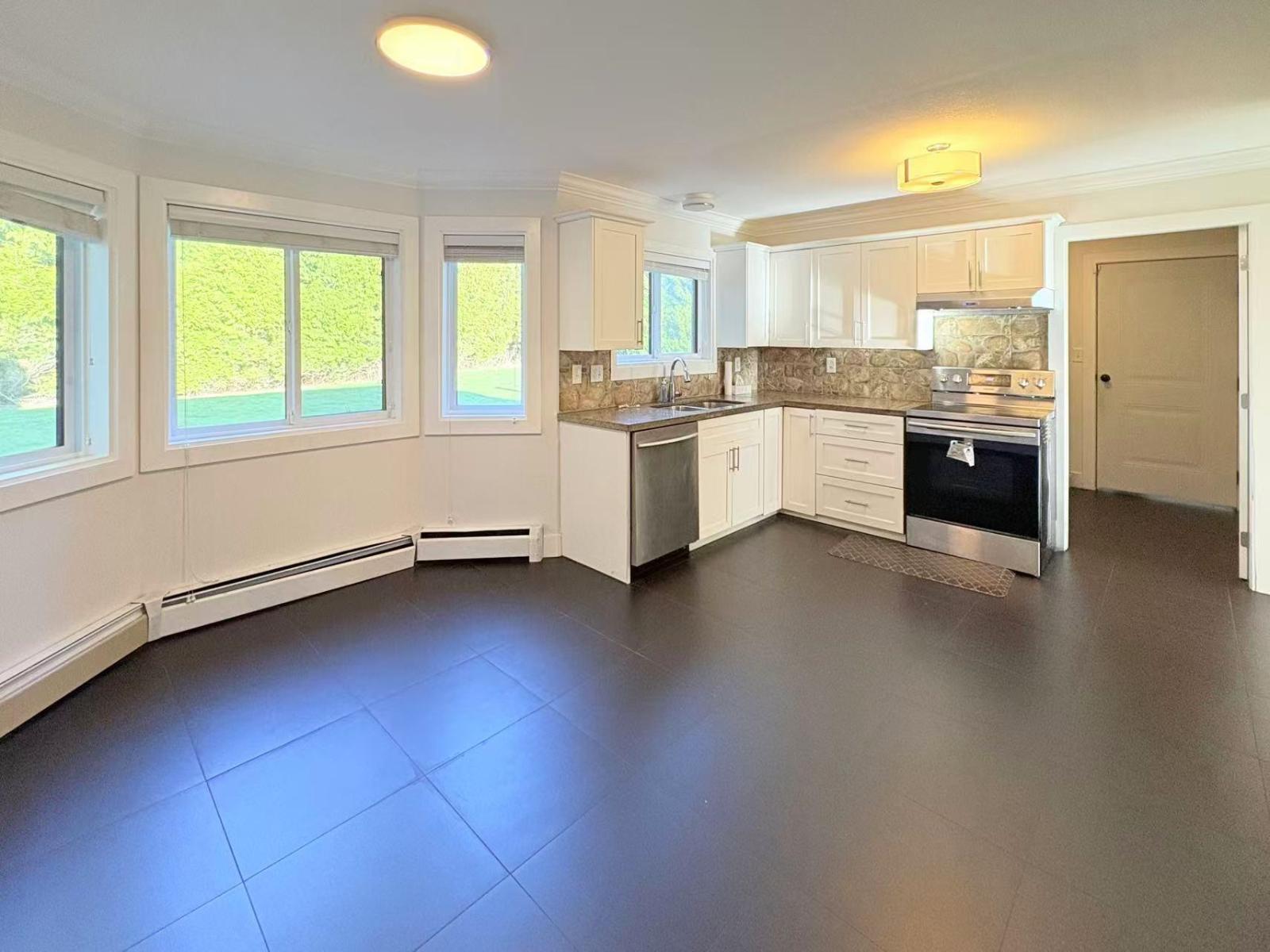 15555 38a Avenue, Surrey, British Columbia  V3Z 0G7 - Photo 10 - R3080396