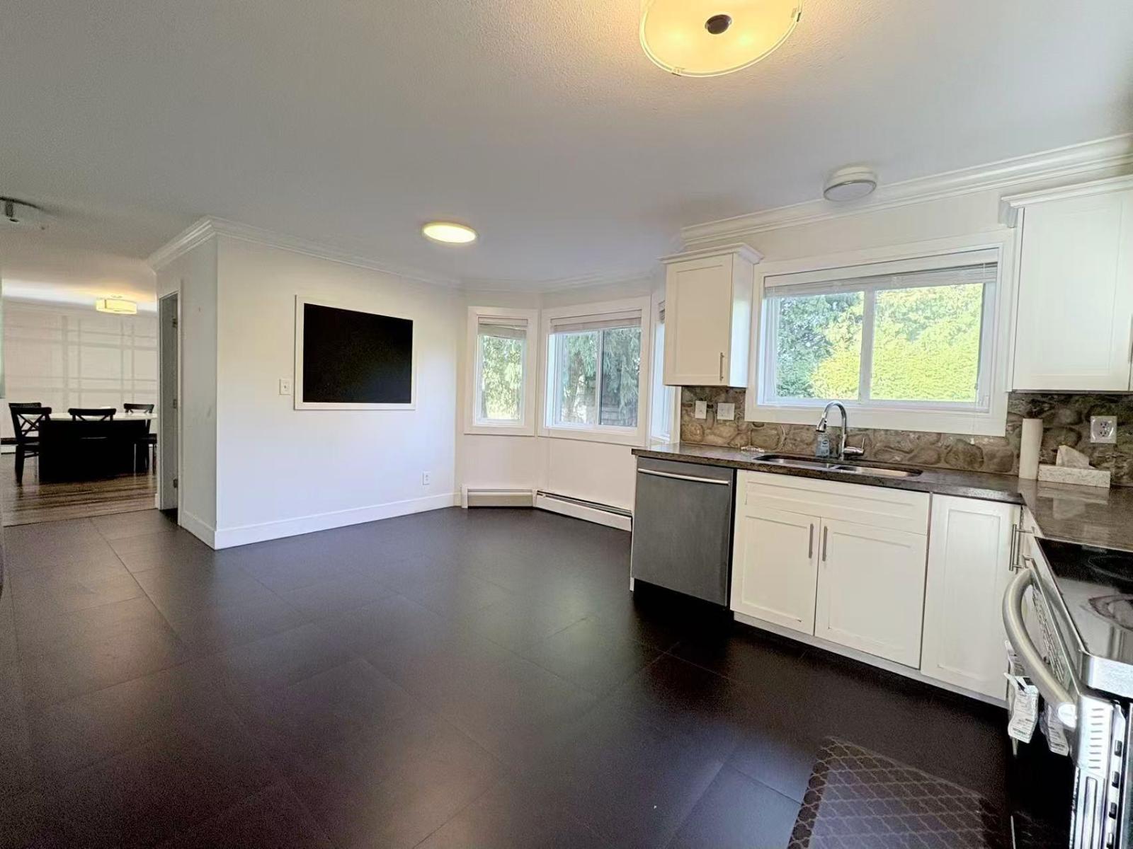 15555 38a Avenue, Surrey, British Columbia  V3Z 0G7 - Photo 8 - R3080396